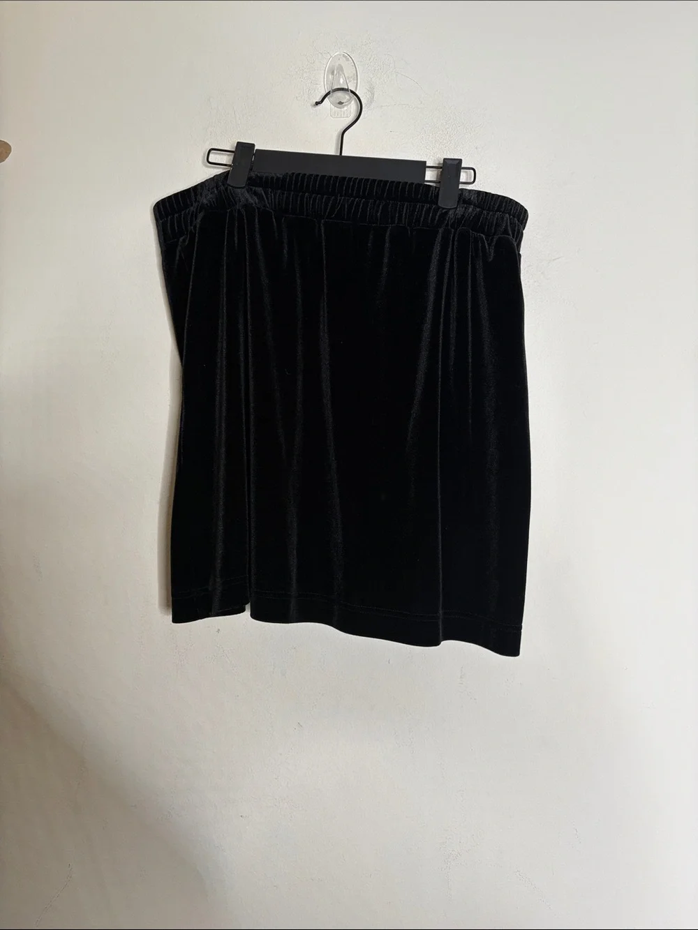 LOFT Black Velvet Mini Skirt with Gathered Waist - Picture 3 of 4